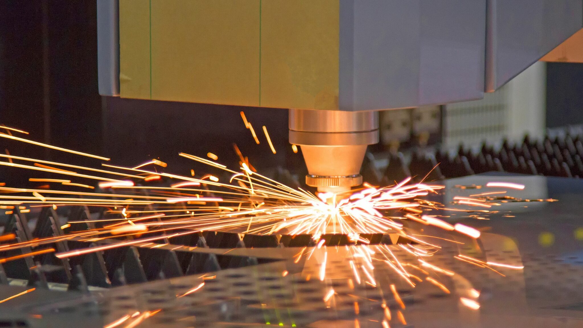 آلة القطع بالليزر CNC